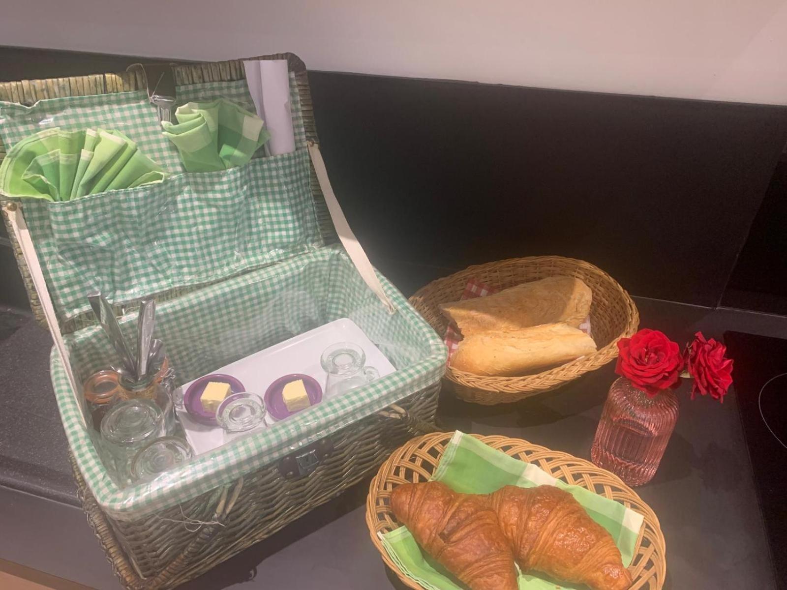 Reve D'Azur, 2 Chambres, Maison Julia En Bord De Mer A La Nartelle, Piscine Partagee, Parking & Terrasse Bbq, Wifi Et Draps Inclus Plage A Pied Sainte-Maxime Eksteriør billede