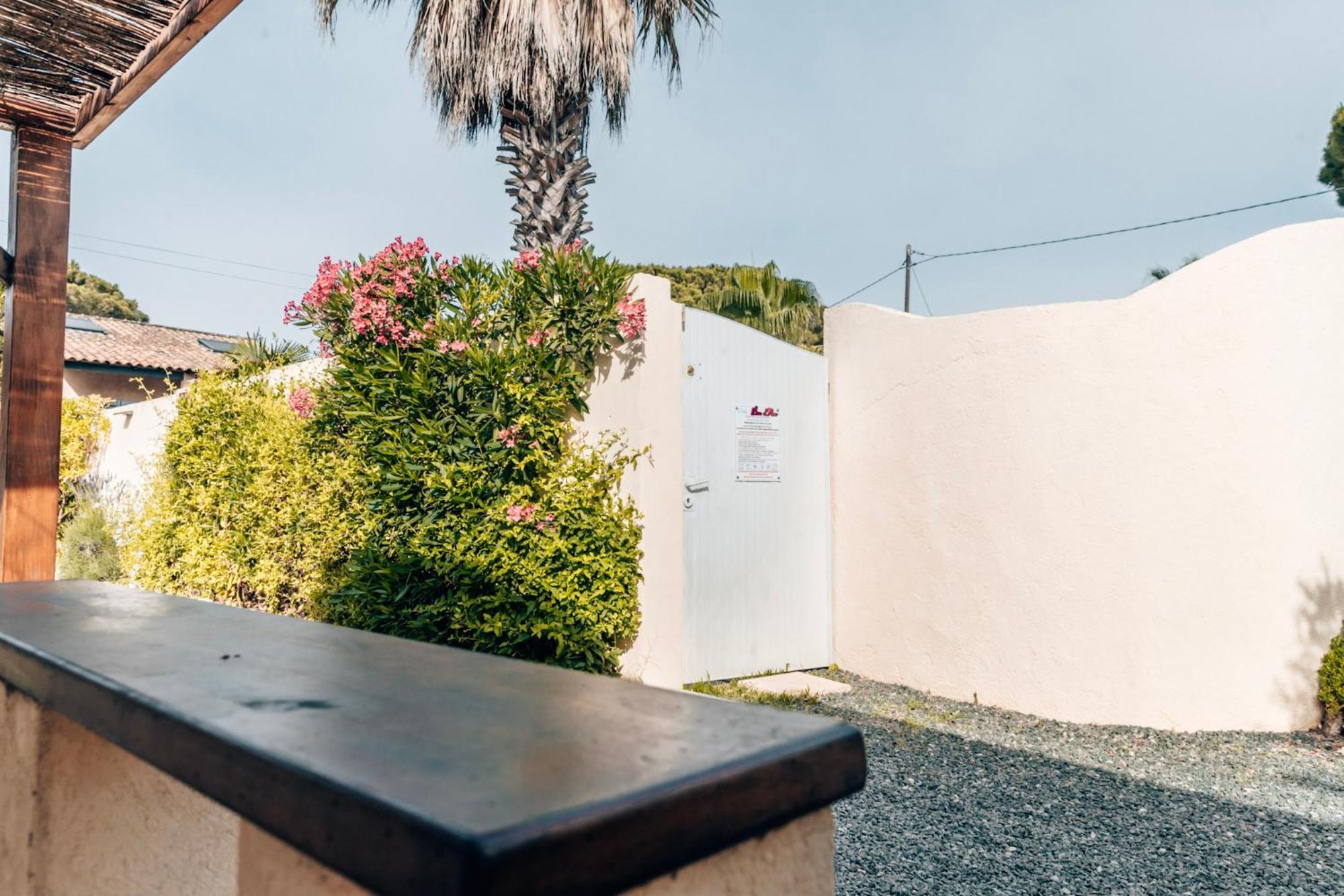 Reve D'Azur, 2 Chambres, Maison Julia En Bord De Mer A La Nartelle, Piscine Partagee, Parking & Terrasse Bbq, Wifi Et Draps Inclus Plage A Pied Sainte-Maxime Eksteriør billede
